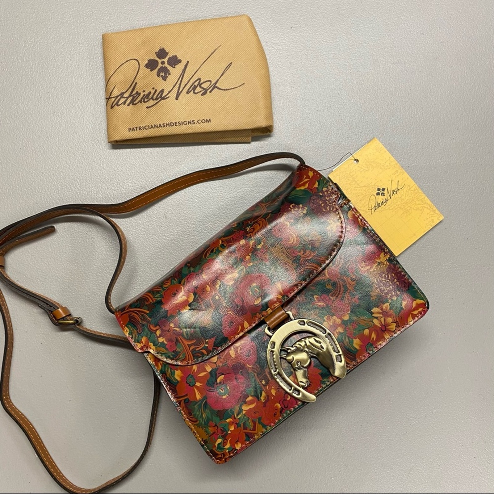 Patricia Nash Purse Rustic Nature Laurentina Floral Crossbody Horse Shoe Emblem